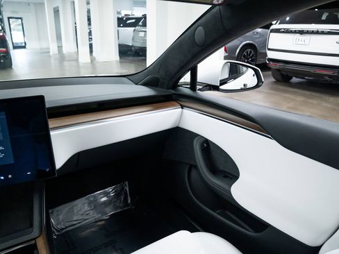 Used 2024 Tesla Model S image 11