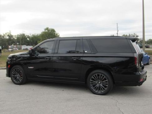 Used 2024 Cadillac Escalade ESV V w/ Heavy-Duty Trailer Package image 5