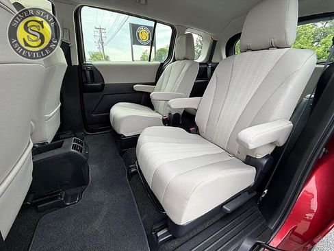 Used 2015 MAZDA MAZDA5 Sport FWD image 14