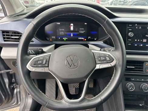 Used 2022 Volkswagen Taos SE w/ Panoramic Sunroof Package image 28