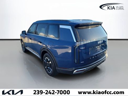 Used 2027 Kia Telluride EX w/ Towing Package FWD image 4