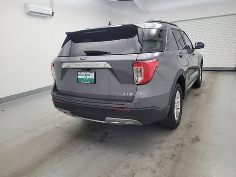 Used 2022 Ford Explorer XLT w/ Equipment Group 202A AWD/4WD image 7