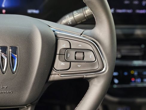 Used 2025 Buick Envista Avenir image 29