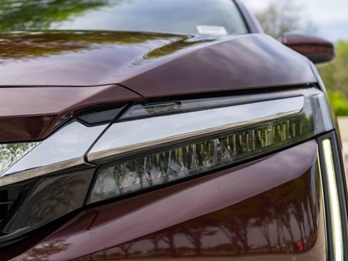 Used 2018 Honda Clarity Touring image 11