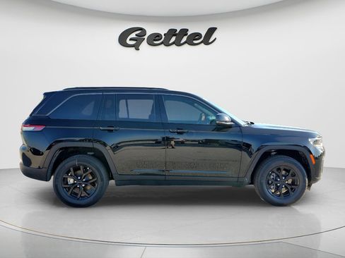 New 2026 Jeep Grand Cherokee Altitude RWD image 11