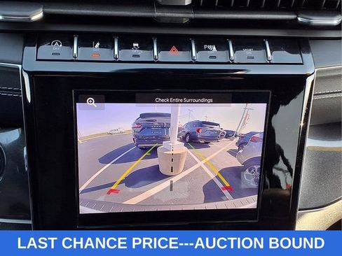 Used 2023 Jeep Grand Cherokee Altitude AWD/4WD image 24
