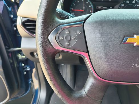 Used 2022 Chevrolet Traverse LS image 15