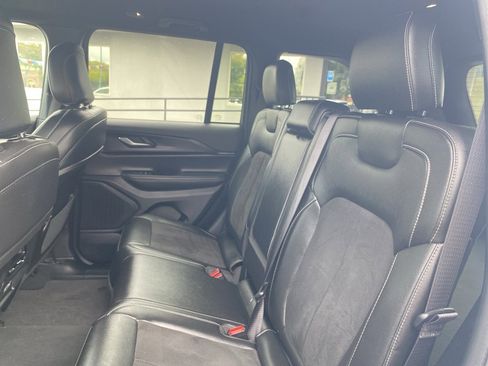 Used 2024 Jeep Grand Cherokee Altitude image 21