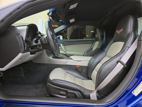 Used 2007 Chevrolet Corvette Coupe w/ Preferred Equipment Group RWD image 15