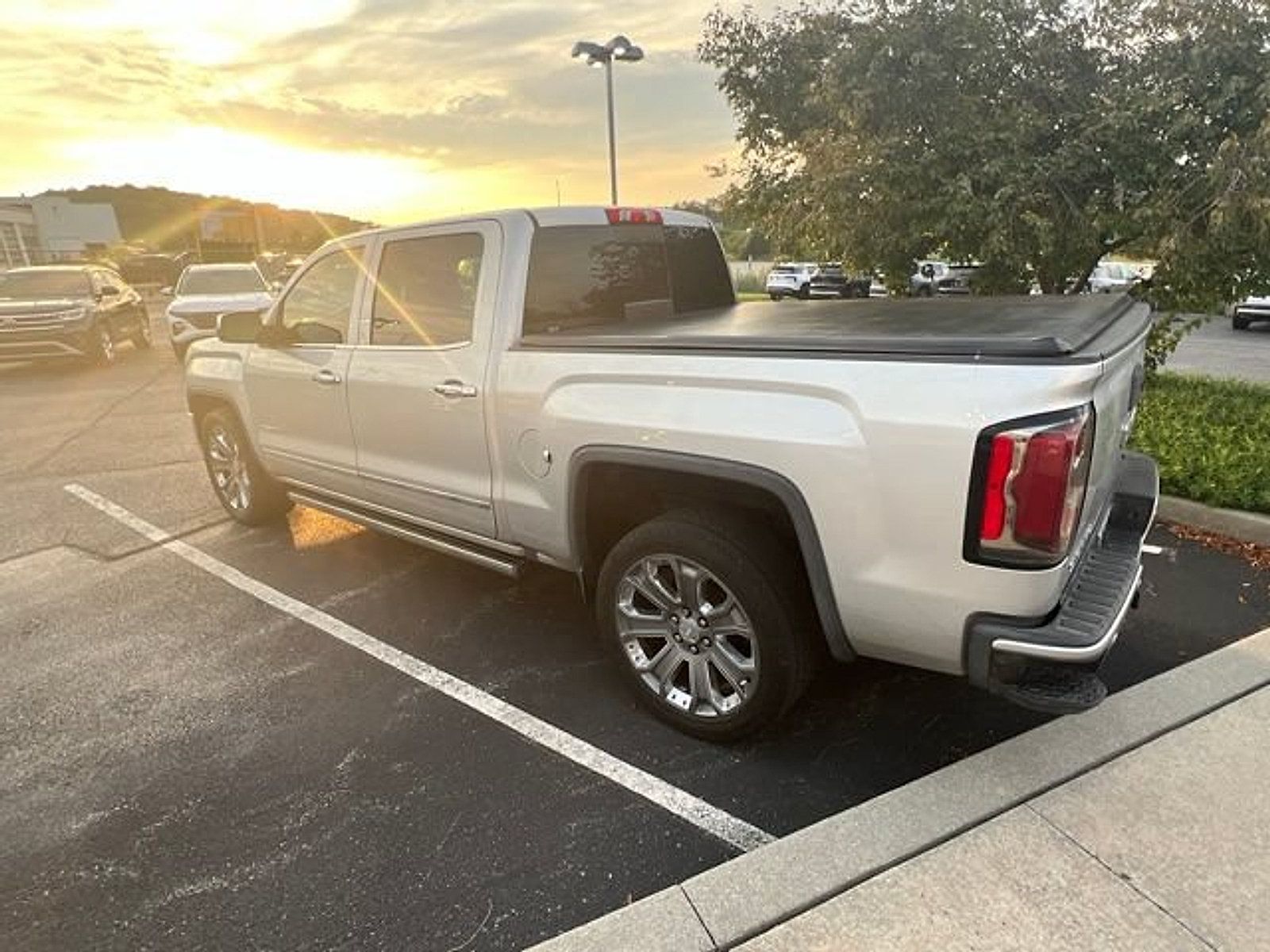 Used 2018 GMC Sierra 1500 Denali w/ Denali Ultimate Package AWD/4WD image 14