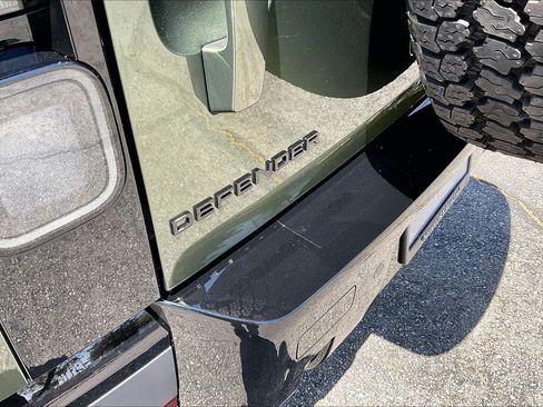 New 2026 Land Rover Defender 110 S AWD/4WD image 9