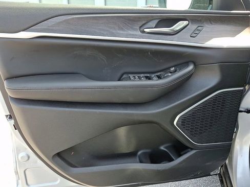 New 2026 Jeep Grand Cherokee Limited image 8