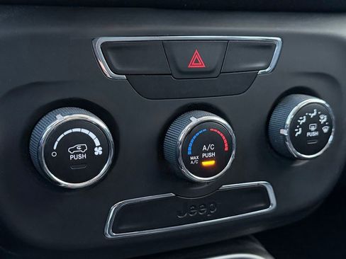 Used 2018 Jeep Compass Sport image 17