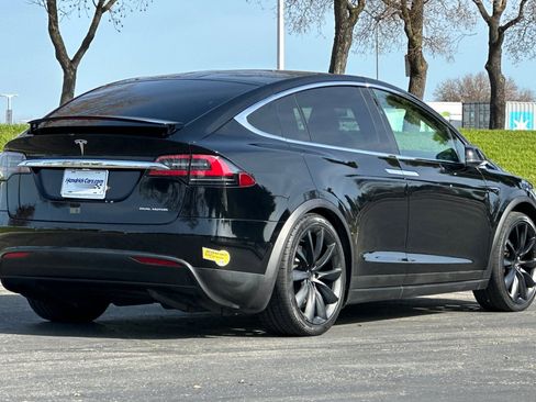 Used 2019 Tesla Model X Standard Range image 5