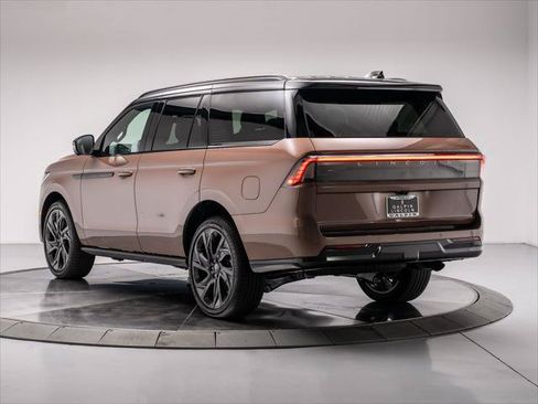 New 2026 Lincoln Navigator Black Label AWD/4WD image 3
