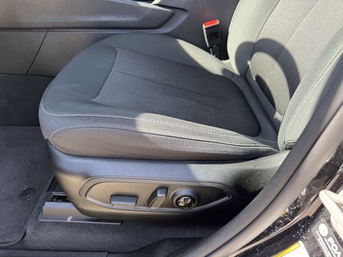 Used 2023 Jeep Grand Cherokee L Laredo image 28