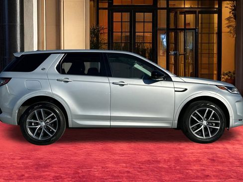 Used 2024 Land Rover Discovery Sport S image 9