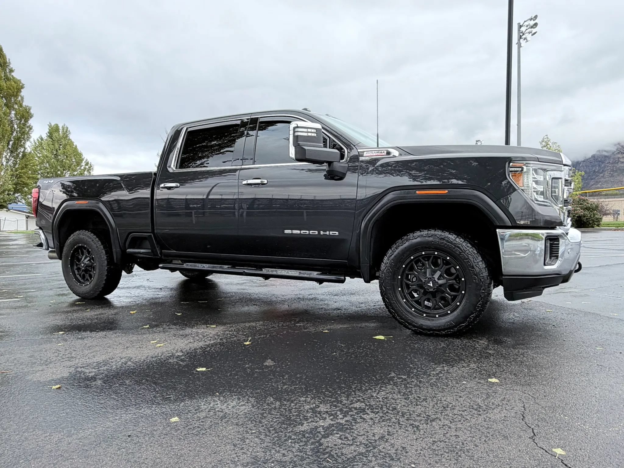 Used 2020 GMC Sierra 3500 SLT w/ Technology Package AWD/4WD image 2