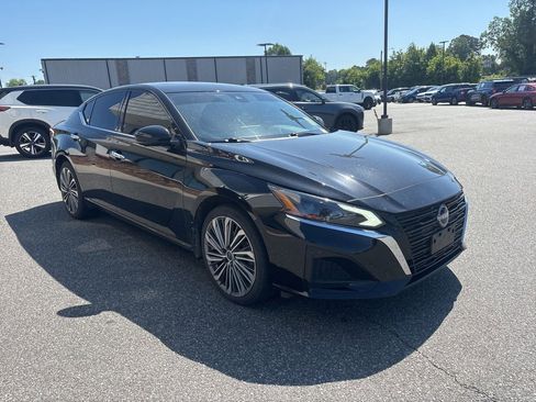 Used 2023 Nissan Altima 2.5 SL AWD/4WD image 9