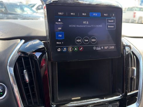 Used 2023 Chevrolet Traverse High Country FWD image 33