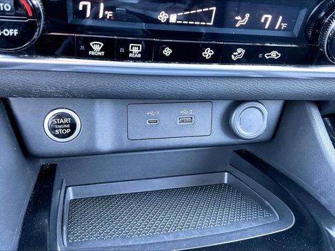 Used 2023 Nissan Rogue SV FWD image 31