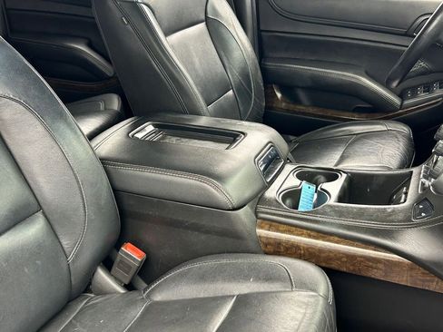 Used 2020 Chevrolet Suburban LT RWD image 55