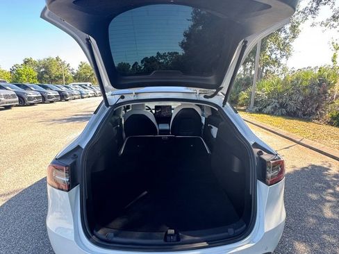 Used 2022 Tesla Model Y Performance image 11