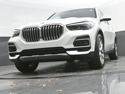 Certified 2022 BMW X5 sDrive40i w/ Premium Package image 36