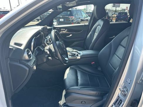 Used 2019 Mercedes-Benz GLC 300 4MATIC image 9