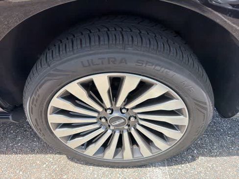 Used 2020 Lincoln Navigator L Reserve w/ Luxury Package AWD/4WD image 22