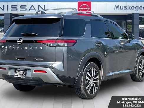Used 2023 Nissan Pathfinder Platinum FWD image 5