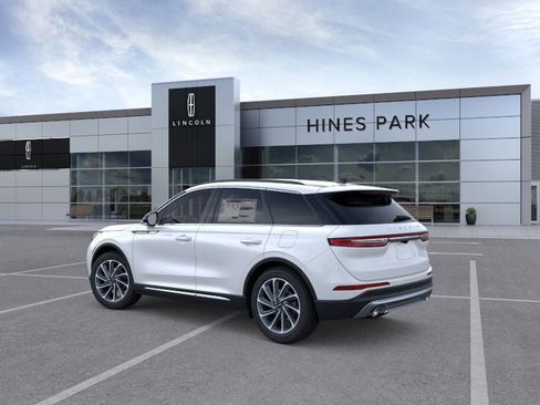 New 2026 Lincoln Corsair Premiere image 4