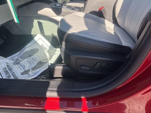 New 2026 Ford Escape SE w/ PHEV Premium Package FWD image 17