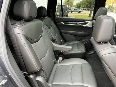 Used 2023 Cadillac XT6 Premium Luxury w/ Technology Package image 31