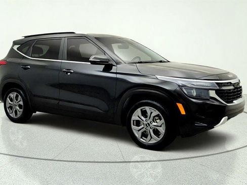 Used 2024 Kia Seltos S FWD image 3