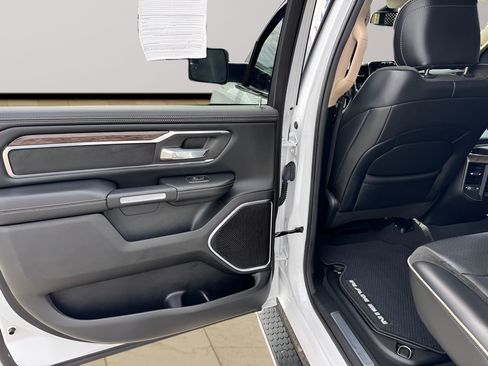 Used 2019 RAM 1500 Laramie AWD/4WD image 36