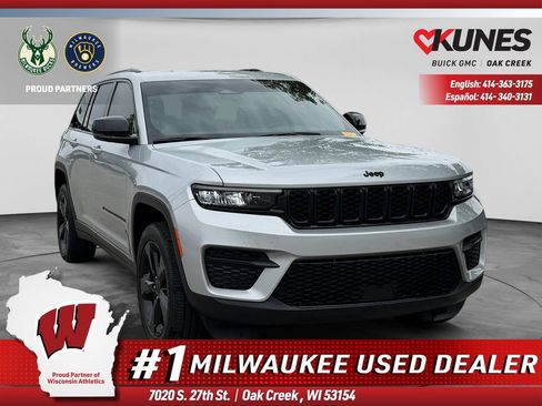 Used 2023 Jeep Grand Cherokee Altitude AWD/4WD image 1