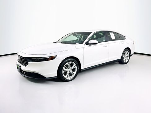 Used 2024 Honda Accord LX image 3