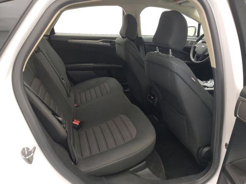 Used 2020 Ford Fusion SE FWD image 19