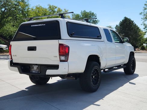 Used 2021 Toyota Tacoma SR AWD/4WD image 5