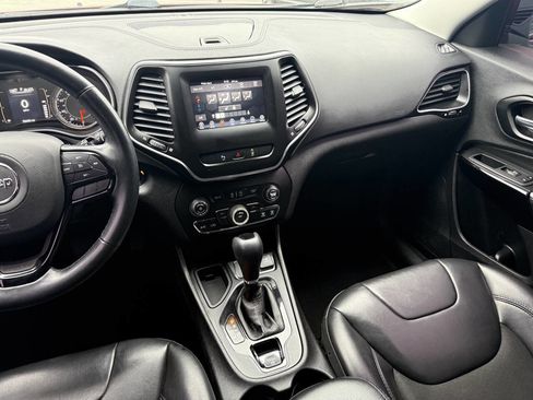 Used 2021 Jeep Cherokee Latitude Plus image 19