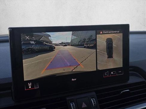Certified 2025 Audi Q5 2.0T Premium Plus image 24