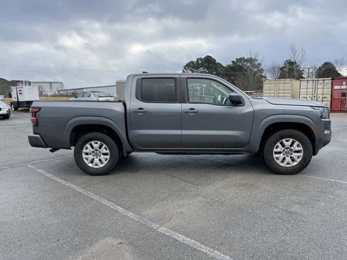 Used 2022 Nissan Frontier SV image 8