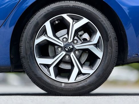 Used 2019 Kia Forte LXS FWD image 19