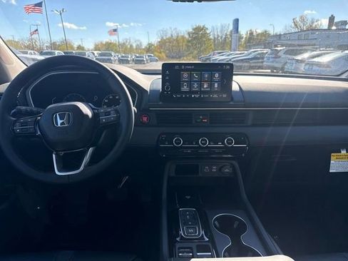 New 2025 Honda Pilot EX-L image 12