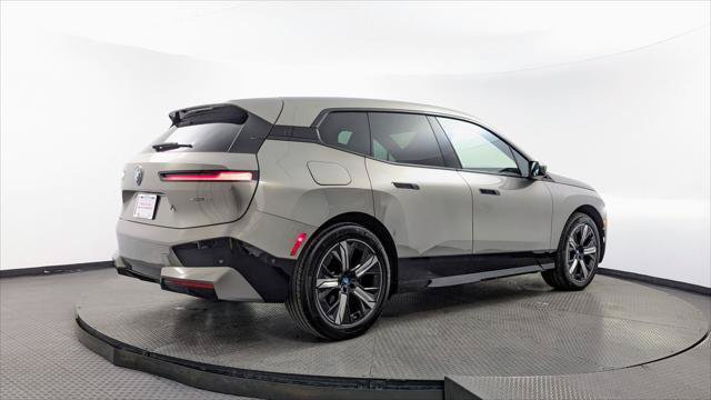 Used 2023 BMW iX xDrive50 w/ Sport Package AWD/4WD image 8