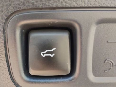 Used 2023 Ford Expedition XLT image 23