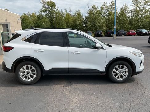 Used 2024 Ford Escape Active w/ Tech Pack #2 AWD/4WD image 4