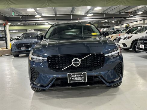 Certified 2025 Volvo XC60 B5 Plus image 7