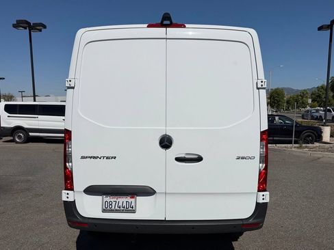 Used 2025 Mercedes-Benz Sprinter 2500 image 8